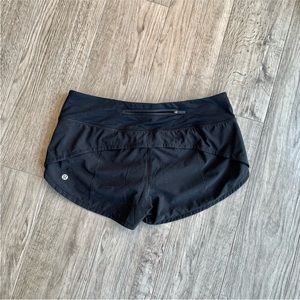 Lululemon Speed Up Shorts 2.5" (size 6)